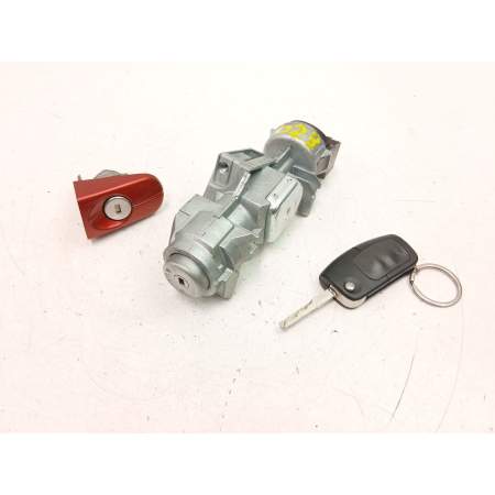 Recambio de cerradura puerta delantera izquierda para toyota corolla 1.6 g referencia OEM IAM 6904002151  