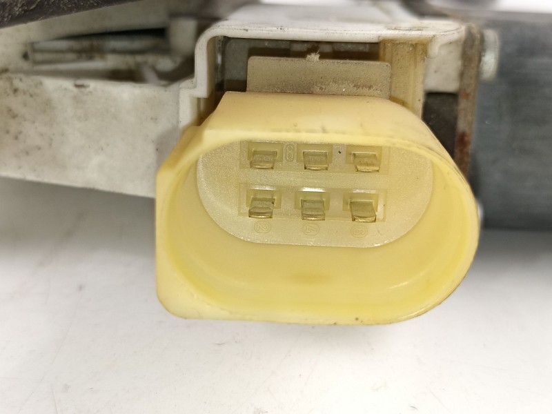 Recambio de elevalunas delantero izquierdo para bmw serie 3 berlina (e90) 320d referencia OEM IAM 7140587 6927027 51337140587