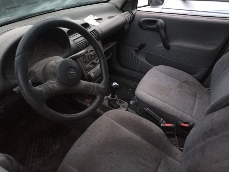 opel combo (corsa b) del año 2000