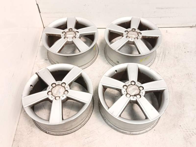 Recambio de juego llantas para seat leon (1p1) 2.0 tdi 16v referencia OEM IAM 1P0601025C  