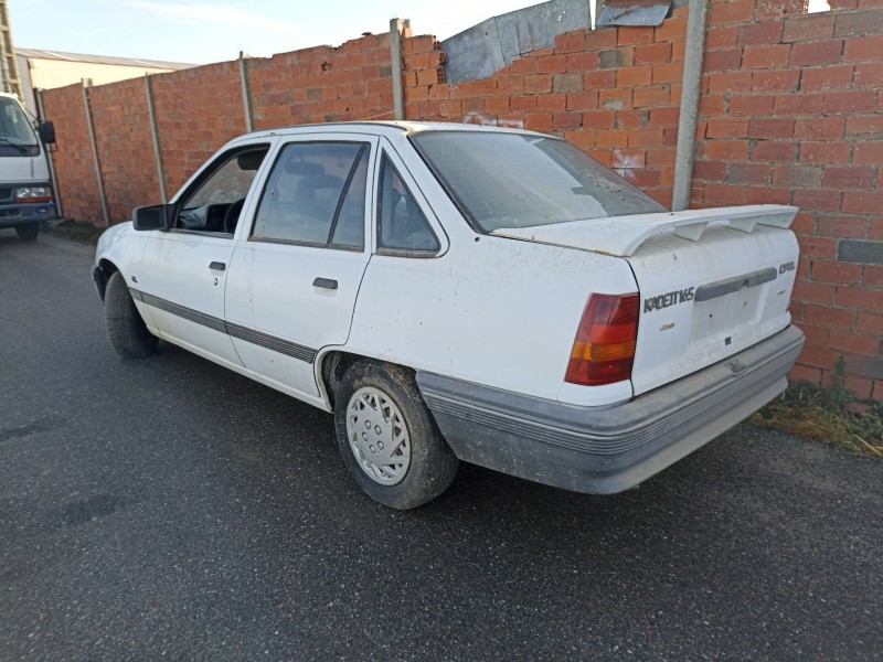 opel kadett g- del año 1989