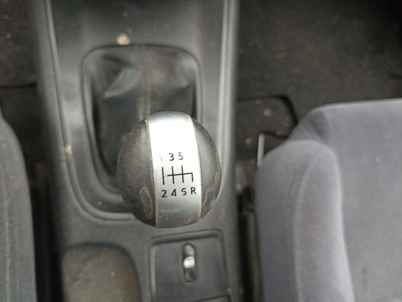 nissan primera berlina (p12) del año 2005