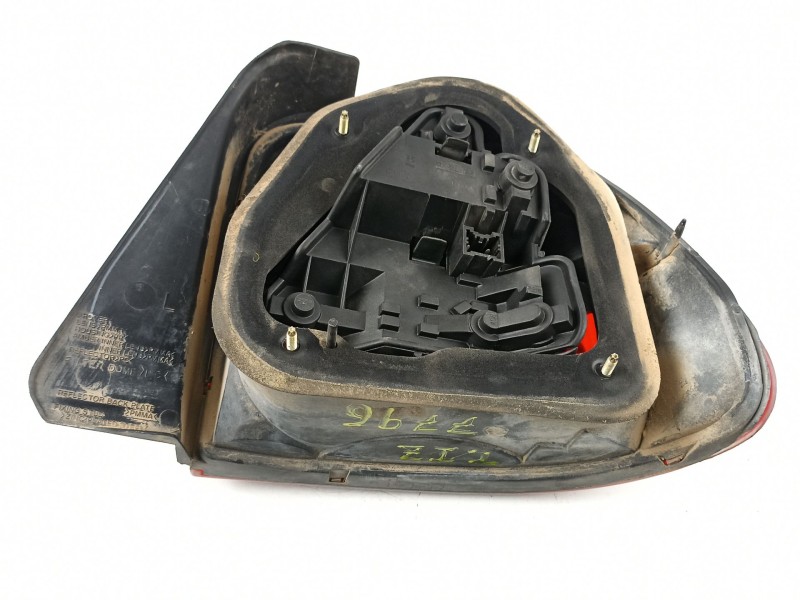 Recambio de piloto trasero izquierdo para rover 400 fastback (rt) 420 di referencia OEM IAM XFB101430  