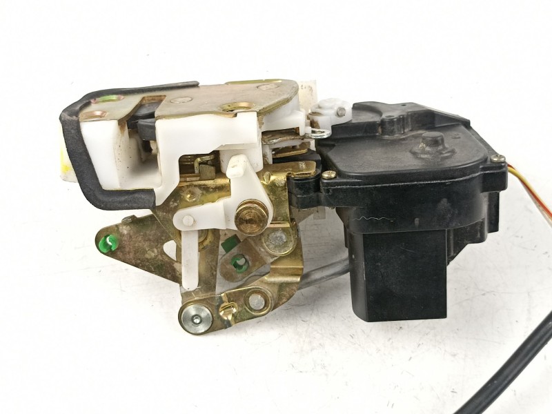 Recambio de cerradura puerta trasera derecha para rover 400 fastback (rt) 420 di referencia OEM IAM CWC102200 PMP116RF FQM100480