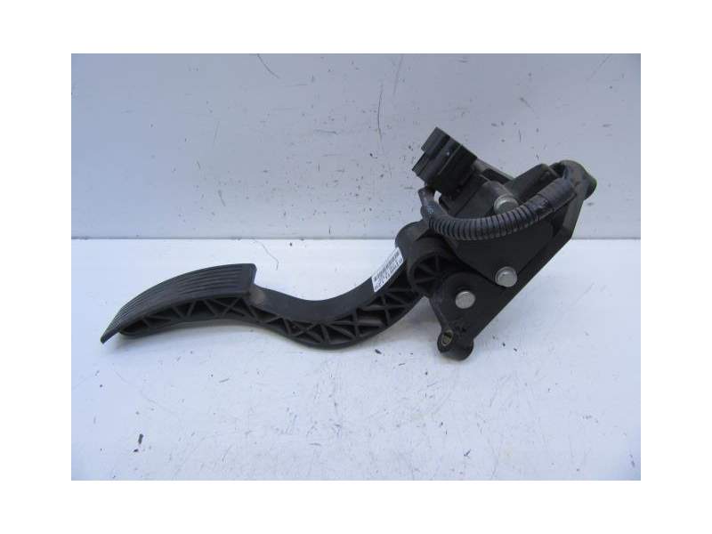 Recambio de potenciometro aceleracion para hyundai getz (tb) 1.5 crdi referencia OEM IAM 01590818 00720404 BIHRTL129