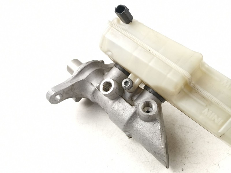 Recambio de bomba de freno para renault megane iii sport tourer dynamique referencia OEM IAM 460115826R  460910009R