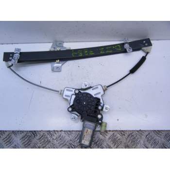 ELEVALUNAS DELANTERO IZQUIERDO 824031C010 