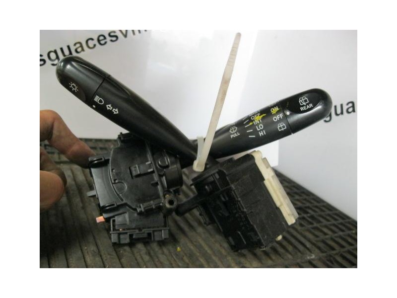 Recambio de mando luces y limpias : toyota yaris : 1.0 g 1sz 3p [2000] para toyota yaris 1.0 g 1sz referencia OEM IAM LOSDOS  