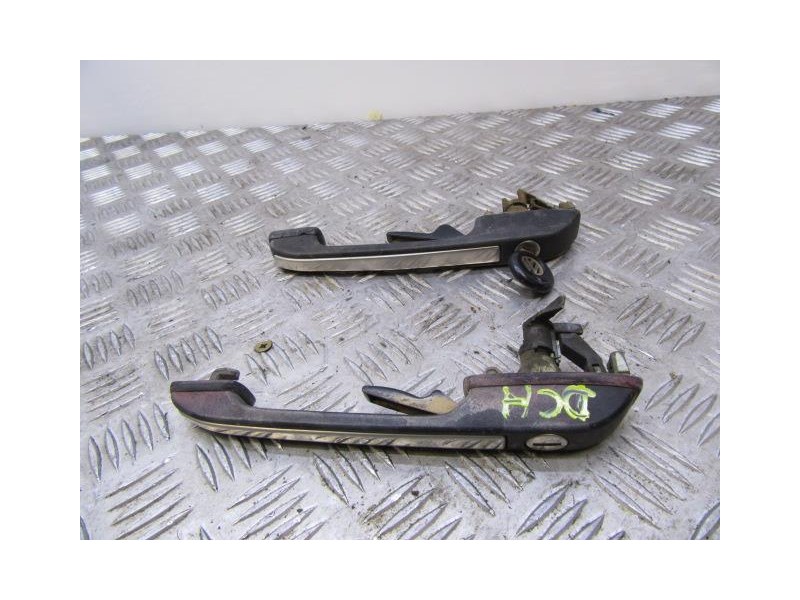 Recambio de manilla del. izda. : volkswagen polo : 1.3 g (54,38cv) [1988] para volkswagen polo 1.3 g referencia OEM IAM SOLO1  