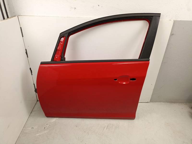 Recambio de puerta delantera izquierda para opel astra j (p10) 1.3 cdti (68) referencia OEM IAM 13285606  