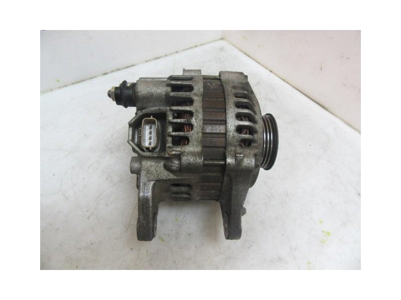 Recambio de alternador : mitsubishi colt : 1.6 g (103,33cv) [2003] para mitsubishi colt 1.6 g referencia OEM IAM MD317862  