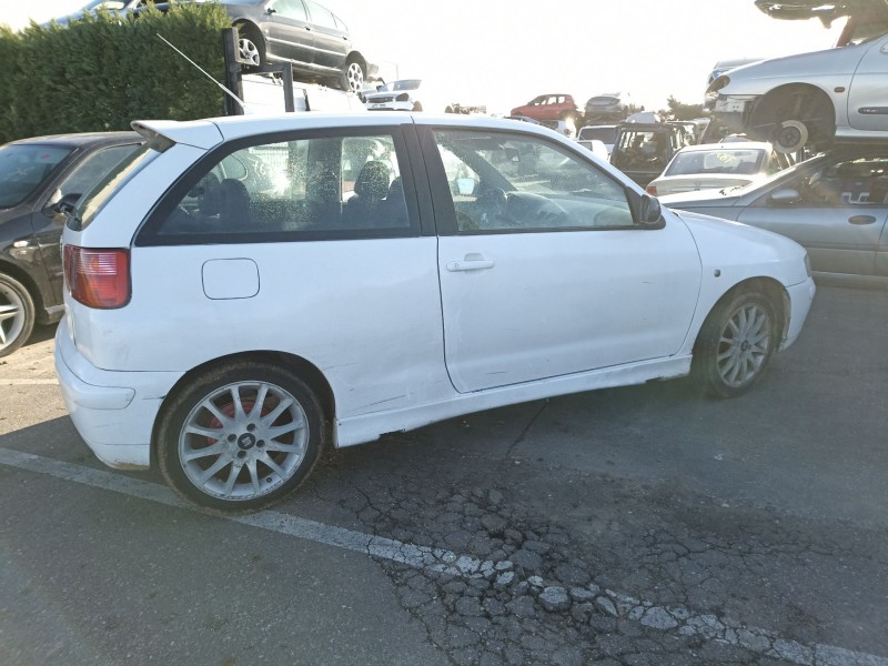 seat ibiza del año 1999