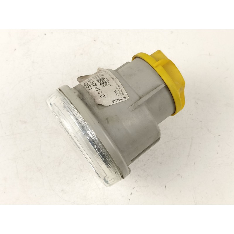 Recambio de antiniebla izquierdo para citroen c3 1.4 hdi sx plus referencia OEM IAM 96384979 0318439009 411802129