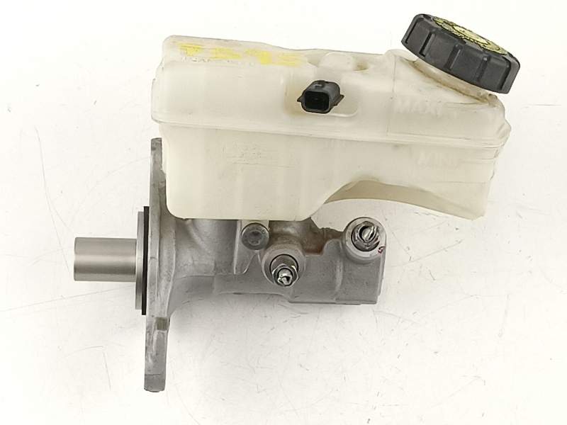 Recambio de bomba de freno para dacia sandero ambiance referencia OEM IAM 460111938R  