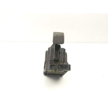 Recambio de cerradura puerta trasera izquierda para renault laguna 2.0 dci referencia OEM IAM 825010003R  