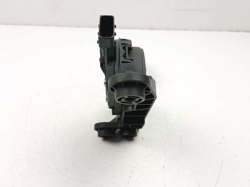 Recambio de cerradura puerta trasera izquierda para renault laguna 2.0 dci referencia OEM IAM 825010003R  