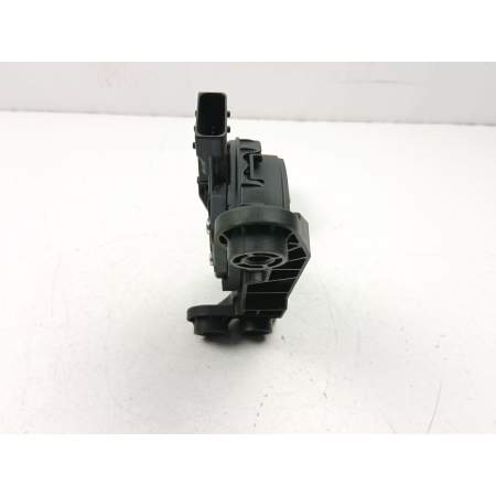 Recambio de cerradura puerta trasera izquierda para renault laguna 2.0 dci referencia OEM IAM 825010003R  