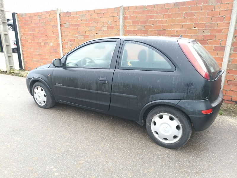 opel corsa c del año 2000