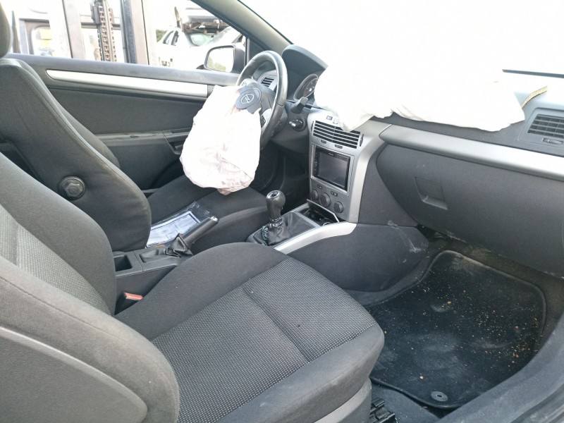 opel astra h berlina del año 2004