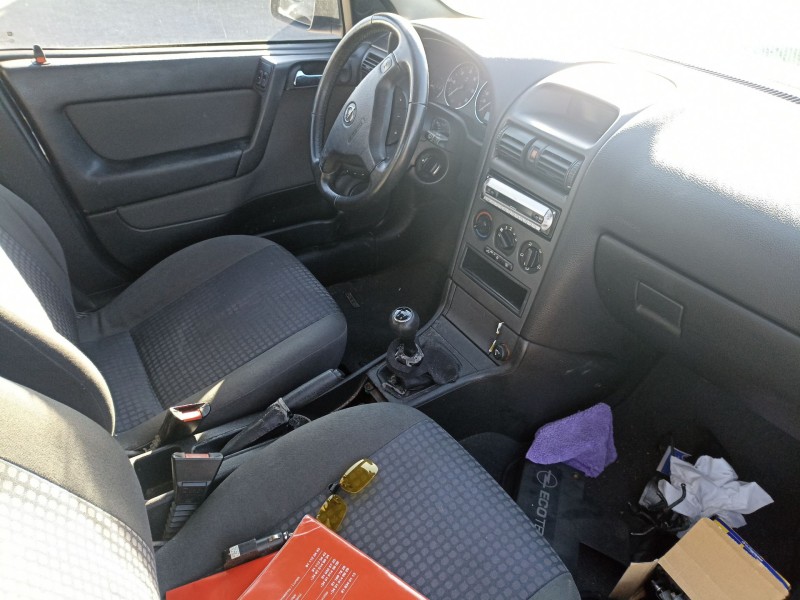 opel astra g berlina del año 1998
