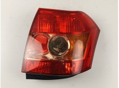 Recambio de piloto trasero derecho para toyota corolla (e12) 2.0 d-4d linea terra berlina referencia OEM IAM 8155102300  8156002