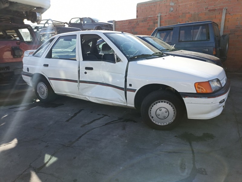 ford escort v (gal) del año 1990