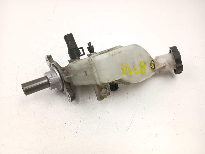 Recambio de bomba de freno para kia carens iv 1.7 crdi referencia OEM IAM 58510A4800  