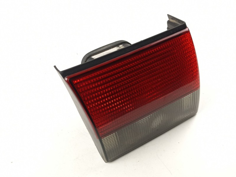 Recambio de piloto porton izquierdo para saab 9-3 2.2 tid referencia OEM IAM 4675419  