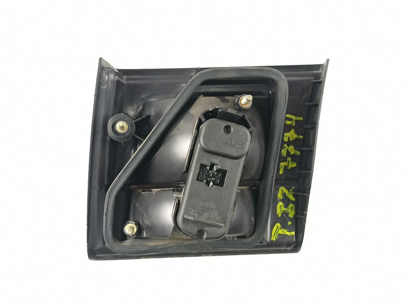 Recambio de piloto porton izquierdo para saab 9-3 2.2 tid referencia OEM IAM 4675419  