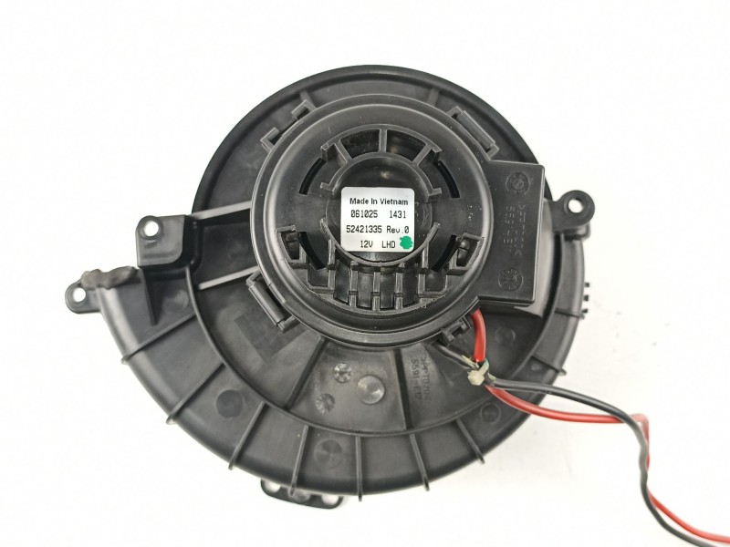 Recambio de motor calefaccion para opel astra gtc 1.7 16v cdti referencia OEM IAM 1845099 52421335 1845142