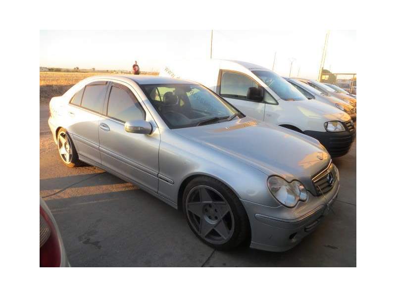 MERCEDES-BENZ C220
