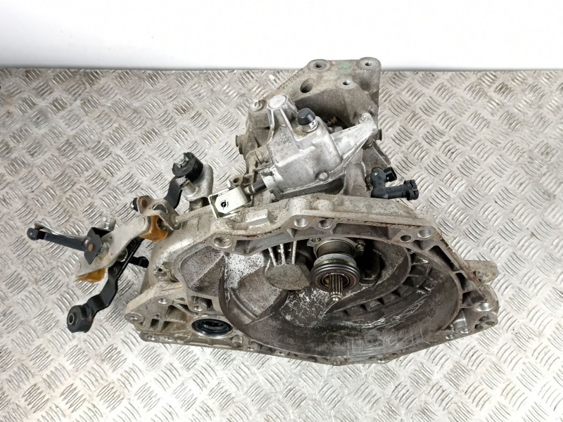 Recambio de caja cambios 5v gasolina para opel astra h berlina 1.6 16v referencia OEM IAM 55355489 649354685 