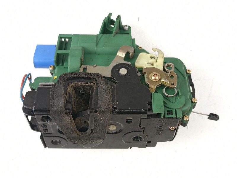 Recambio de cerradura puerta delantera derecha para volkswagen polo (9n1) 1.2 12v referencia OEM IAM 3B1837016BQ  