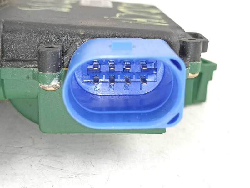 Recambio de cerradura puerta delantera derecha para volkswagen polo (9n1) 1.2 12v referencia OEM IAM 3B1837016BQ  