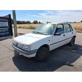 PEUGEOT 205