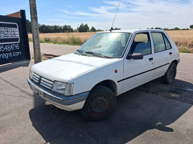 PEUGEOT 205