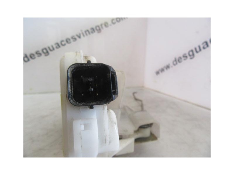 Recambio de cerradura pta. del. izq. : mitsubishi colt : 1.6 g (103,33cv) [2003] para mitsubishi colt 1.6 g referencia OEM IAM 3