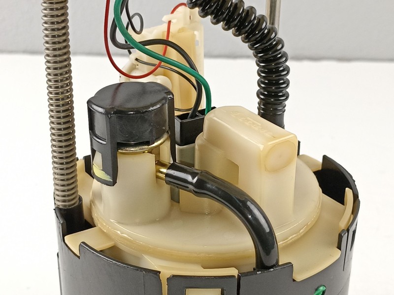 Recambio de bomba combustible aforador para fiat punto berlina (188) 1.2 cat referencia OEM IAM 46743677  