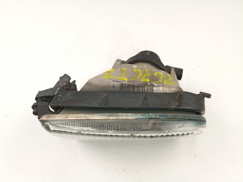 Recambio de antiniebla izquierdo para renault megane 1.9 td d-f8q referencia OEM IAM 7701040680  