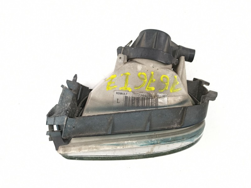 Recambio de antiniebla izquierdo para renault megane 1.9 td d-f8q referencia OEM IAM 7701040680  