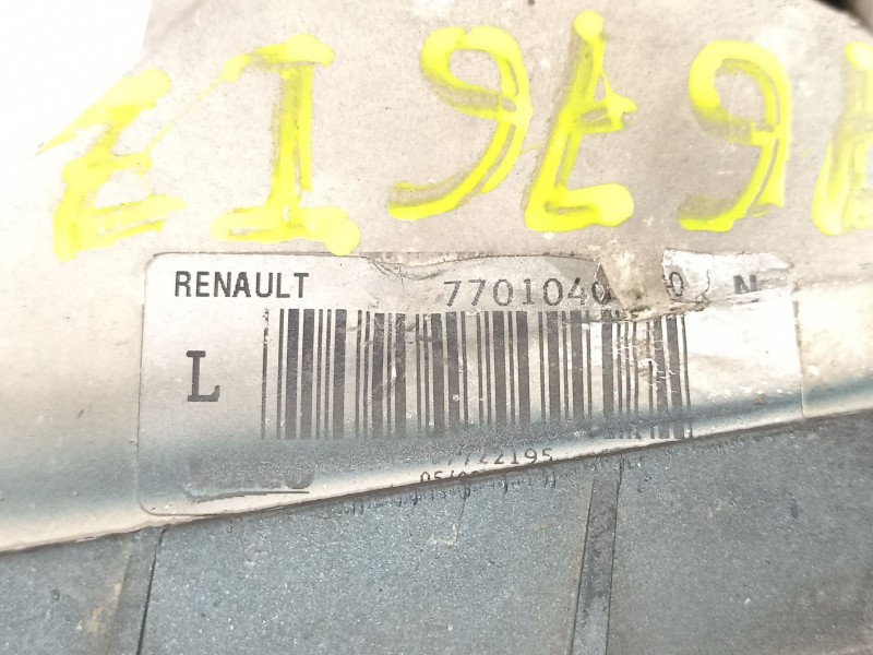 Recambio de antiniebla izquierdo para renault megane 1.9 td d-f8q referencia OEM IAM 7701040680  