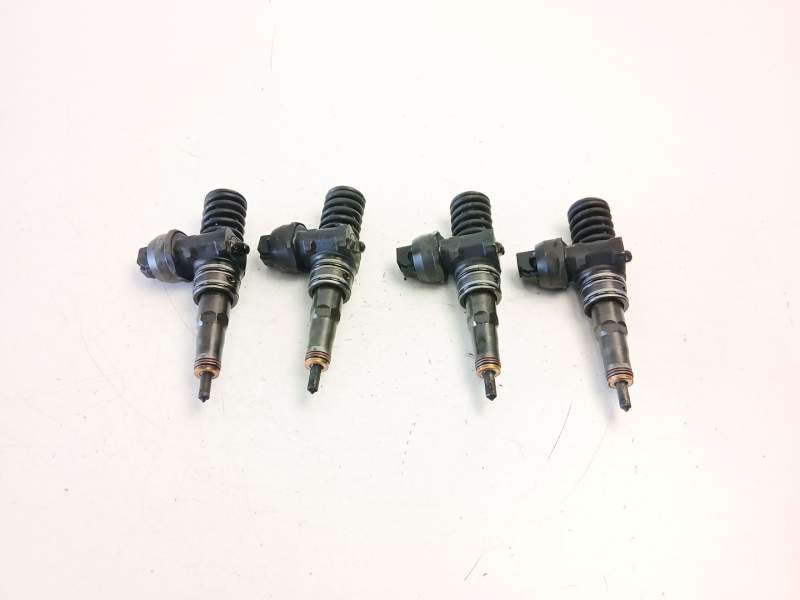 Recambio de inyectores juego para volkswagen passat b5 (3b2) 1.9 tdi referencia OEM IAM 038130073AG 0414720215 