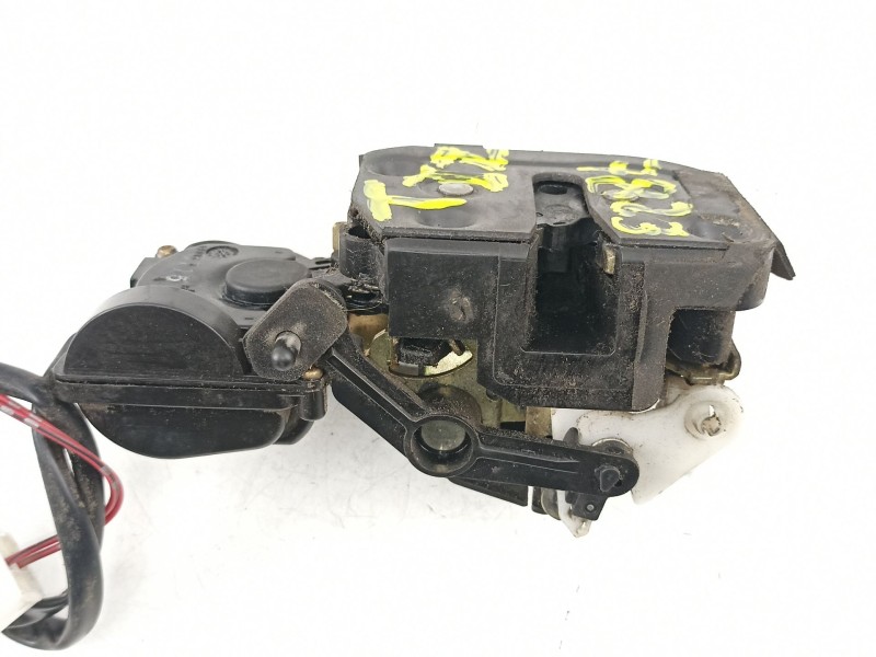 Recambio de cerradura puerta trasera izquierda para mazda premacy (cp) 2.0 turbodiesel cat referencia OEM IAM CB0773310D  