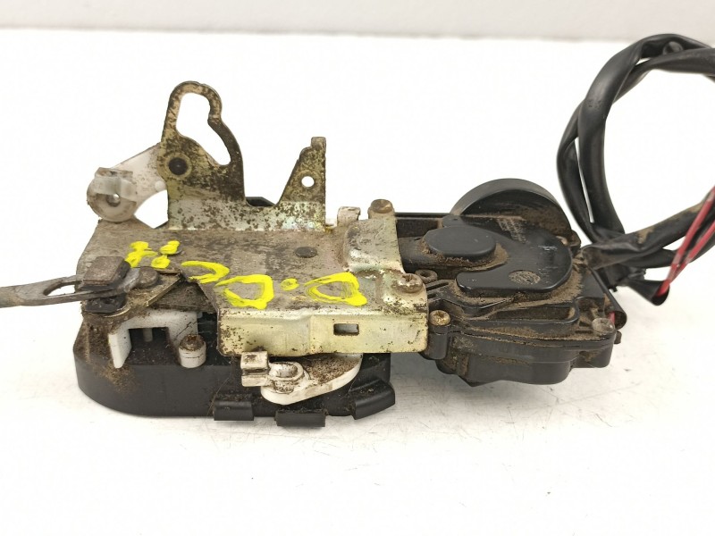 Recambio de cerradura puerta delantera derecha para mazda premacy (cp) 2.0 turbodiesel cat referencia OEM IAM CB0758310B  