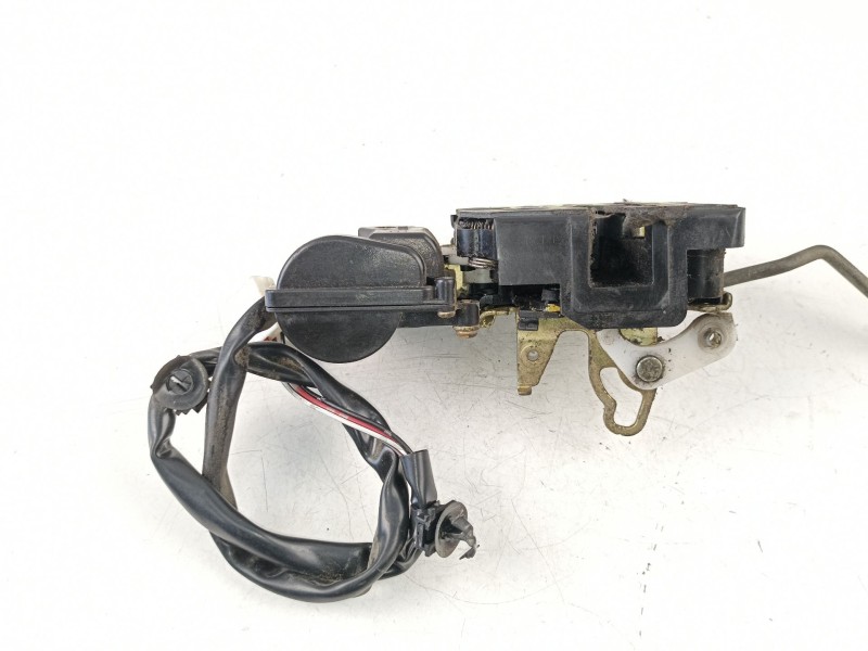 Recambio de cerradura puerta delantera izquierda para mazda premacy (cp) 2.0 turbodiesel cat referencia OEM IAM CB0759310B  