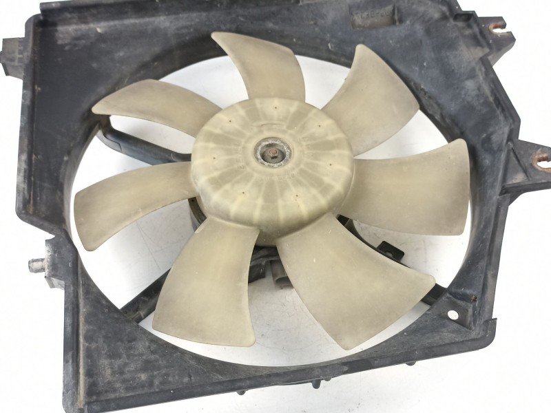 Recambio de electroventilador para mazda premacy (cp) 2.0 turbodiesel cat referencia OEM IAM RF4P15025 1680004050 1227506661