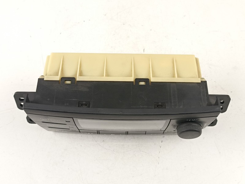 Recambio de mandos calefaccion aire para mazda premacy (cp) 2.0 turbodiesel cat referencia OEM IAM CB8261190A  CB82D
