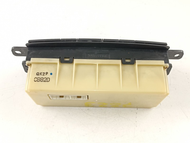 Recambio de mandos calefaccion aire para mazda premacy (cp) 2.0 turbodiesel cat referencia OEM IAM CB8261190A  CB82D