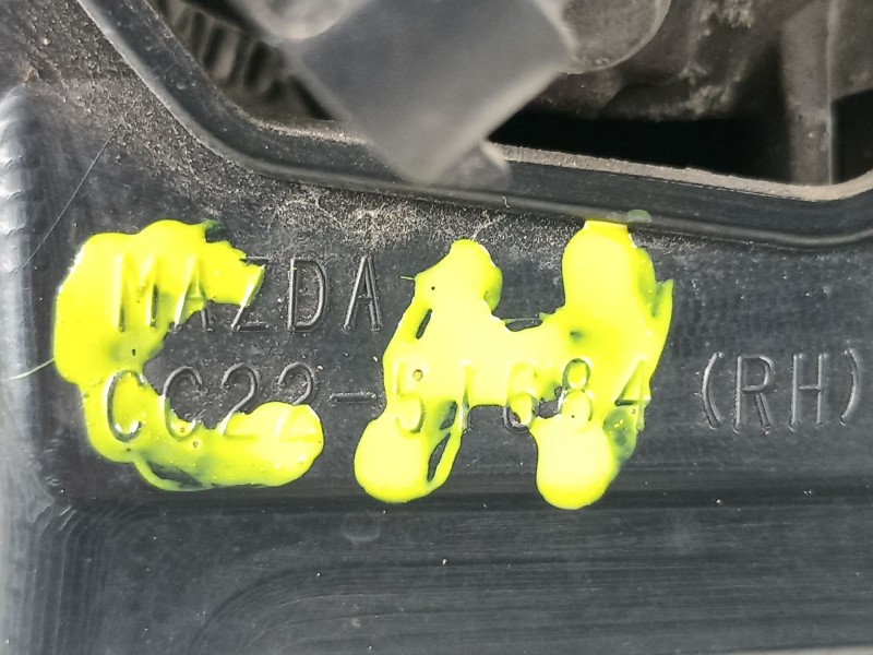 Recambio de antiniebla derecho para mazda premacy (cp) 2.0 turbodiesel cat referencia OEM IAM CC2251680  CC2251684