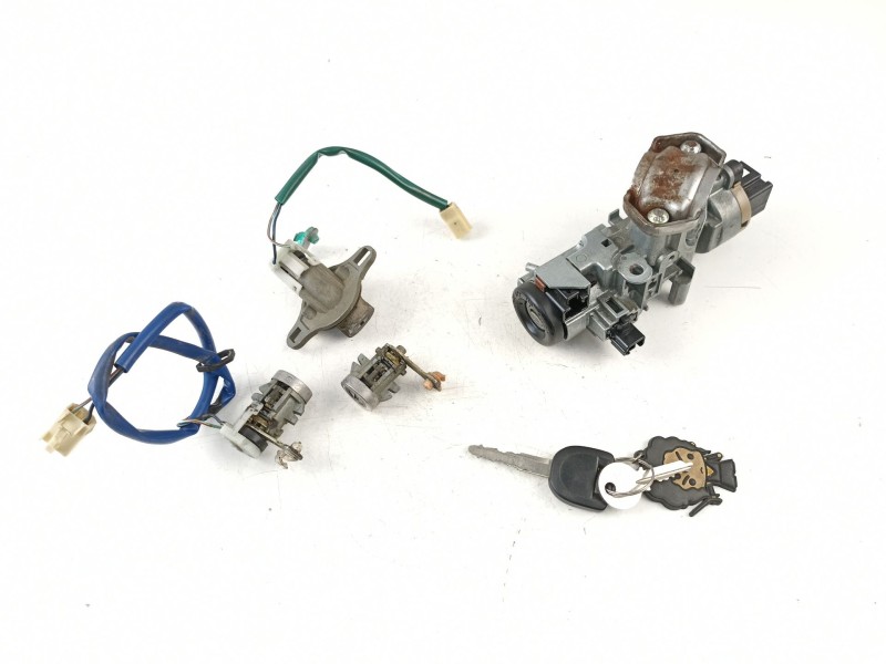 Recambio de conmutador de arranque para mazda premacy (cp) 2.0 turbodiesel cat referencia OEM IAM CB0709010G  